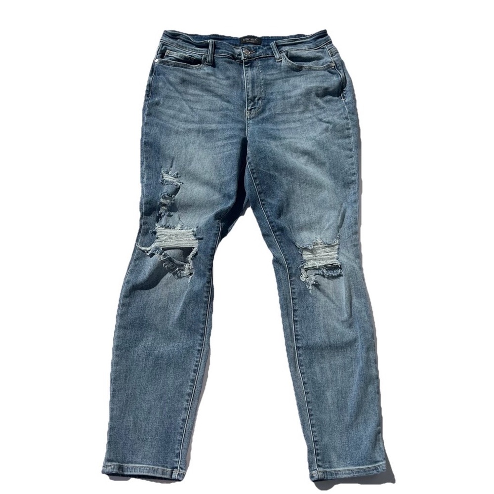 Judy Blue Los Angeles Distressed Boyfriend Jeans